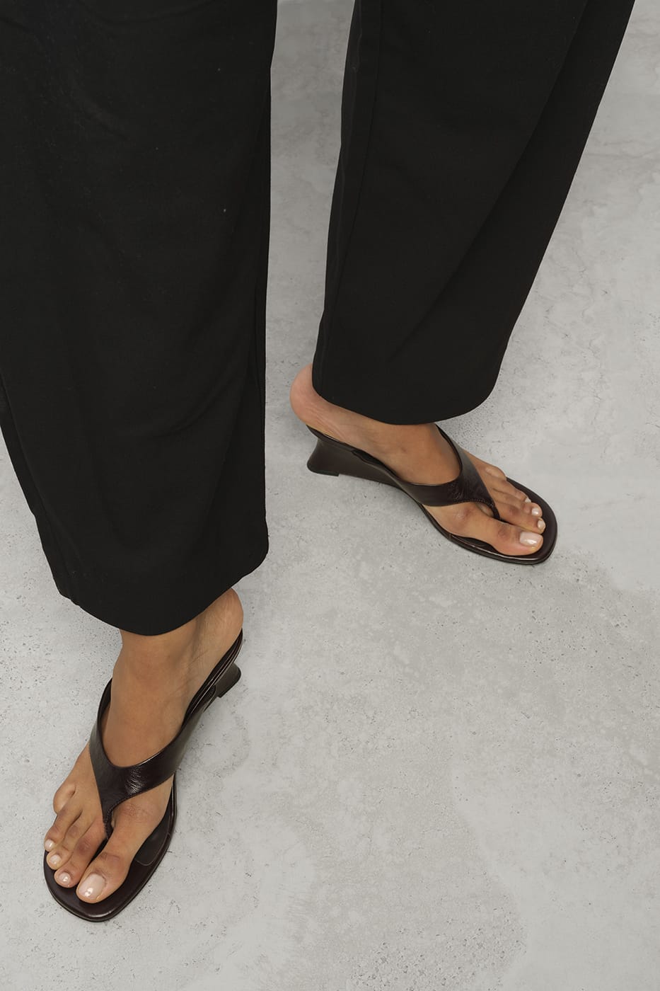 Nova Wedge Black Crinkle