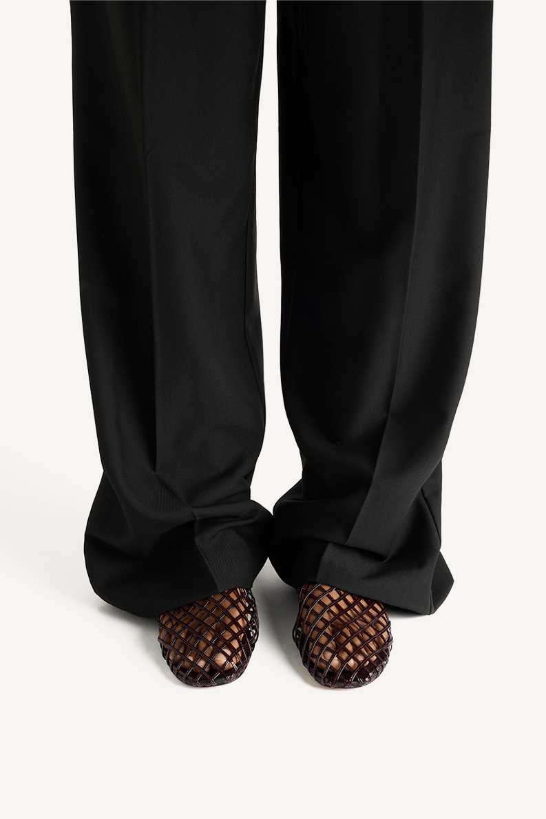 Alba Flat Bordeaux Crinkle