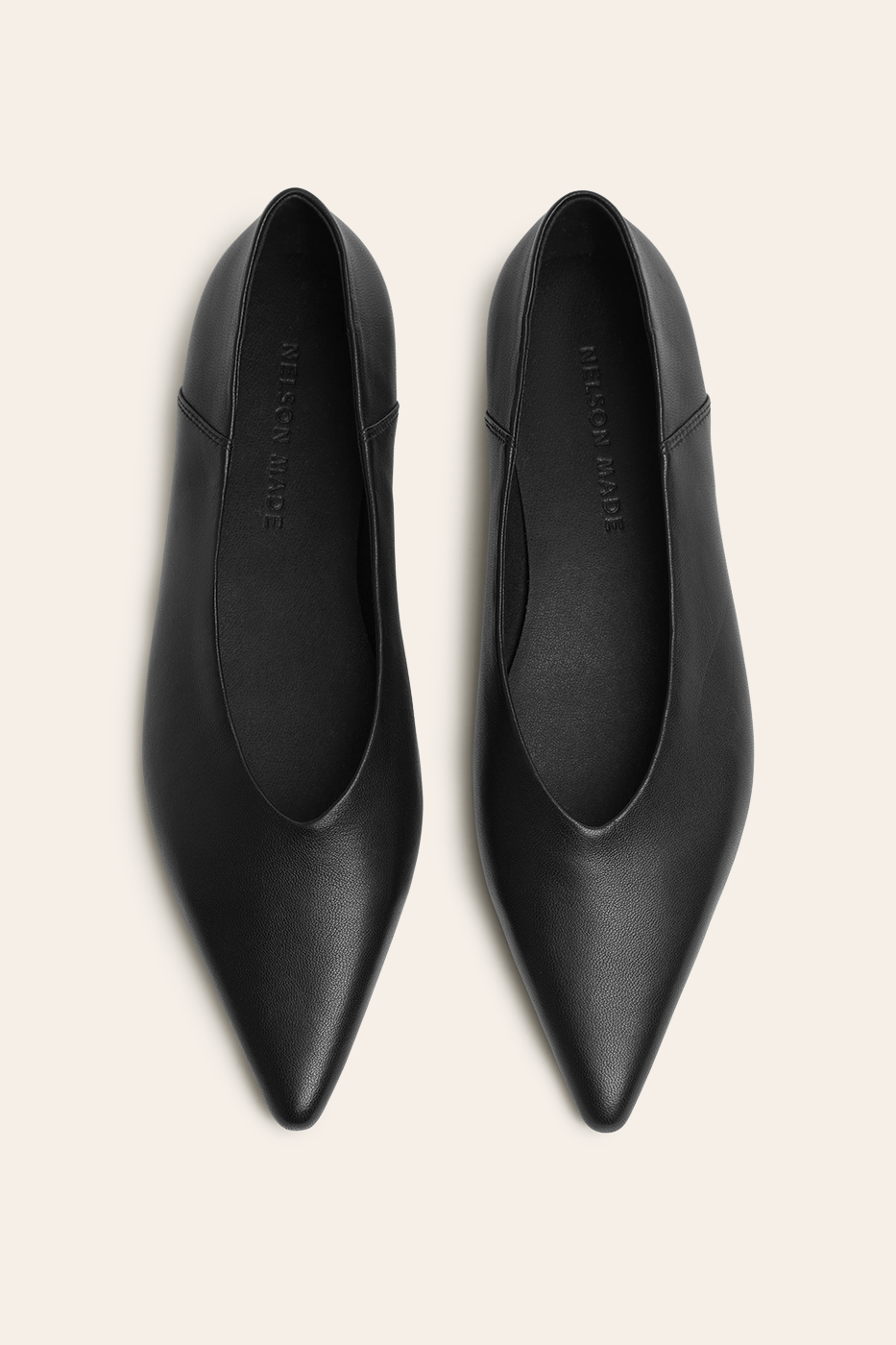 Clara Flat Black