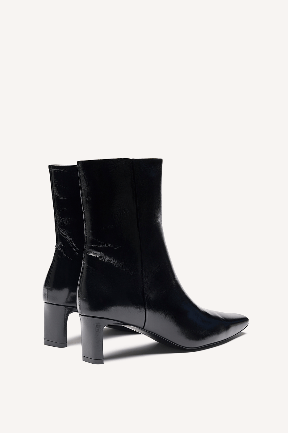 Leona Boot Black Crinkle