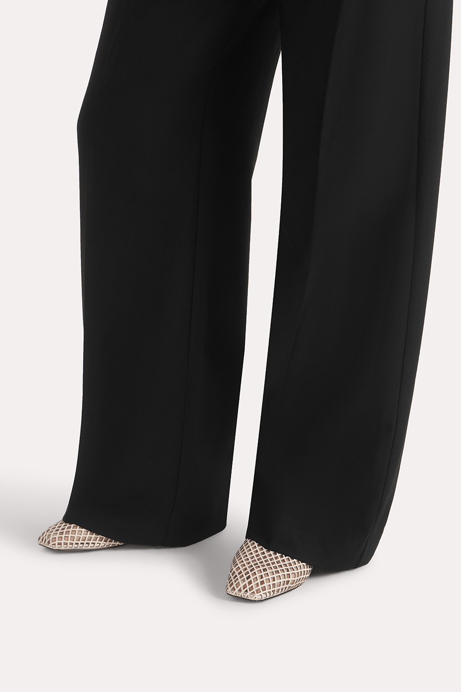 Lou Perforated Flat Crema
