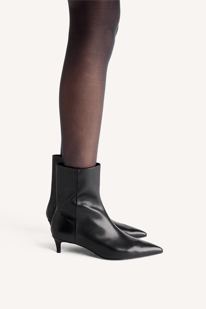 Noma Boot Black