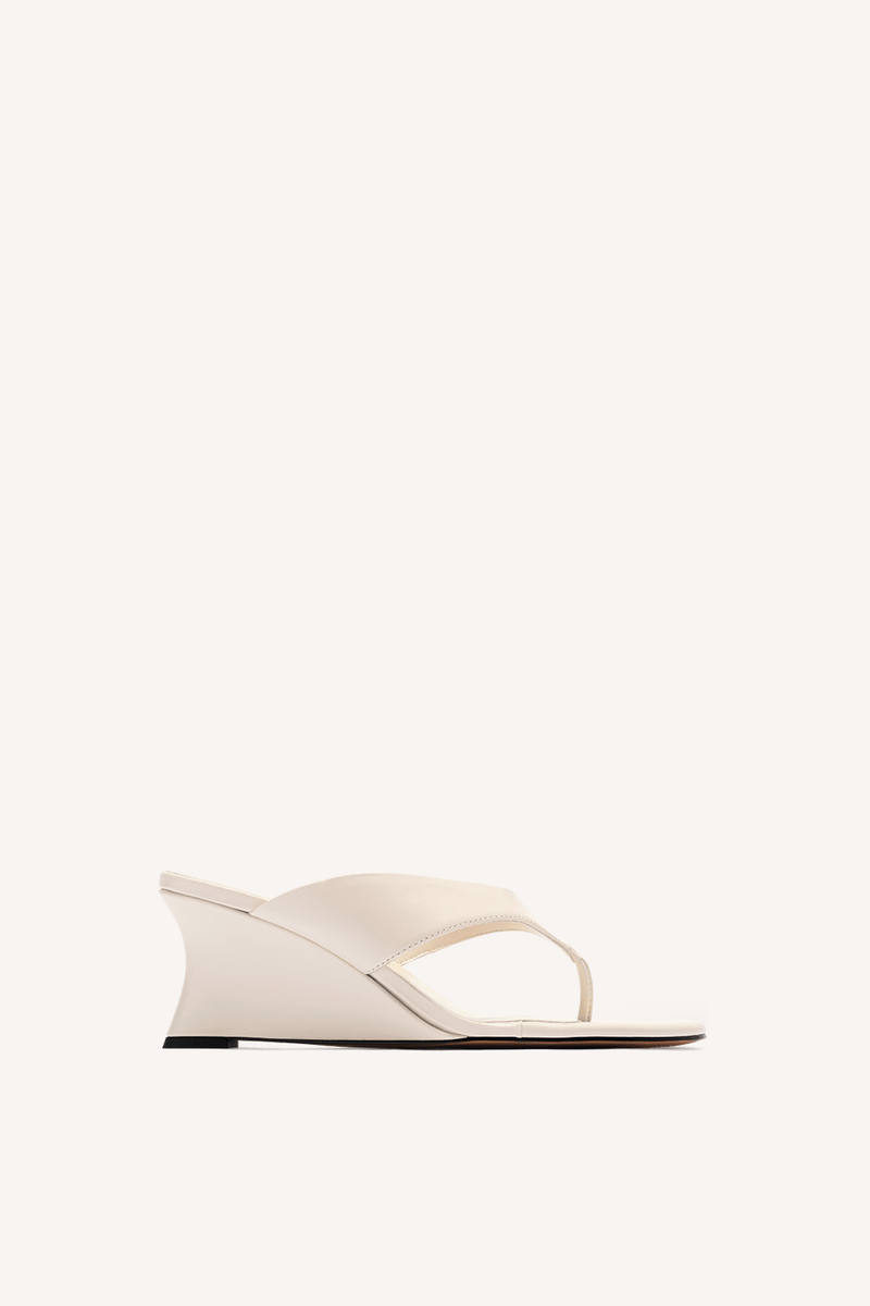 Nova Wedge Crema