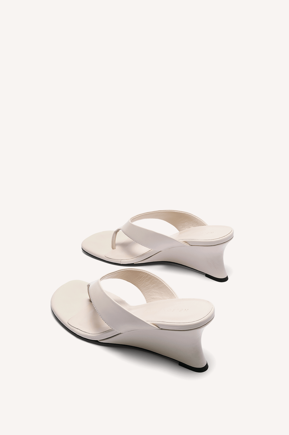 Nova Wedge Crema