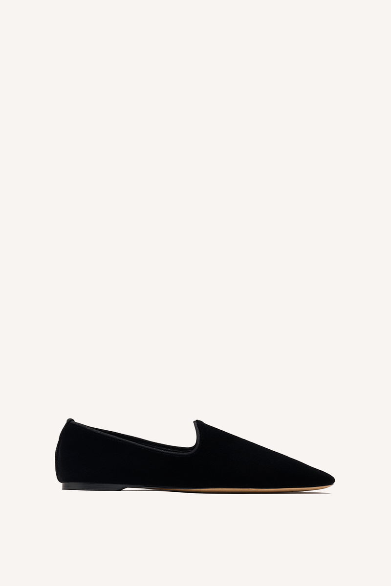 Zora Flat Black Velvet