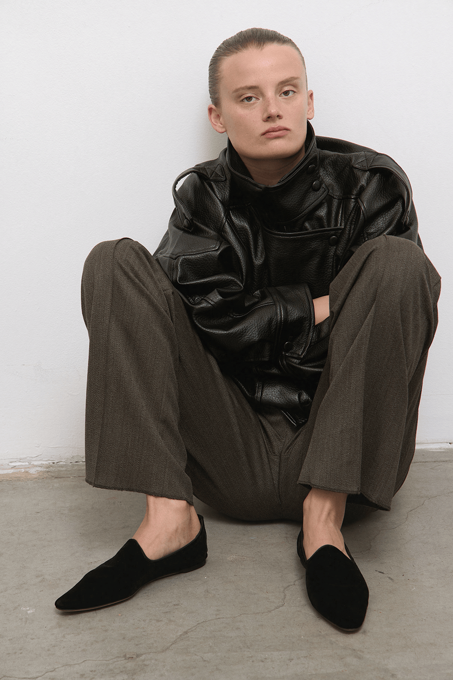 Zora Flat Black Velvet