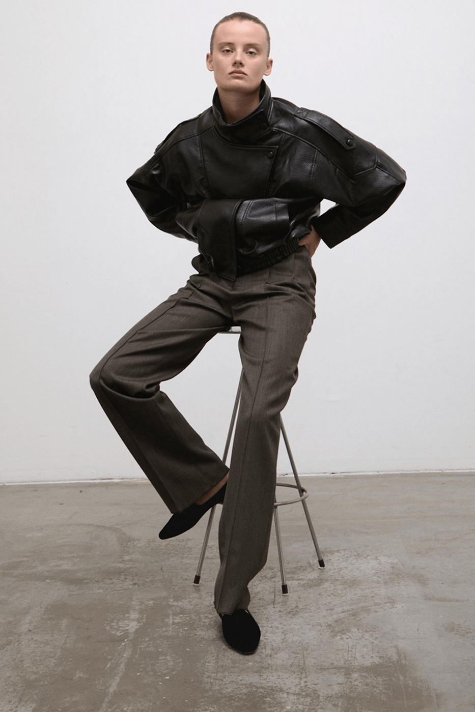 Zora Flat Black Velvet