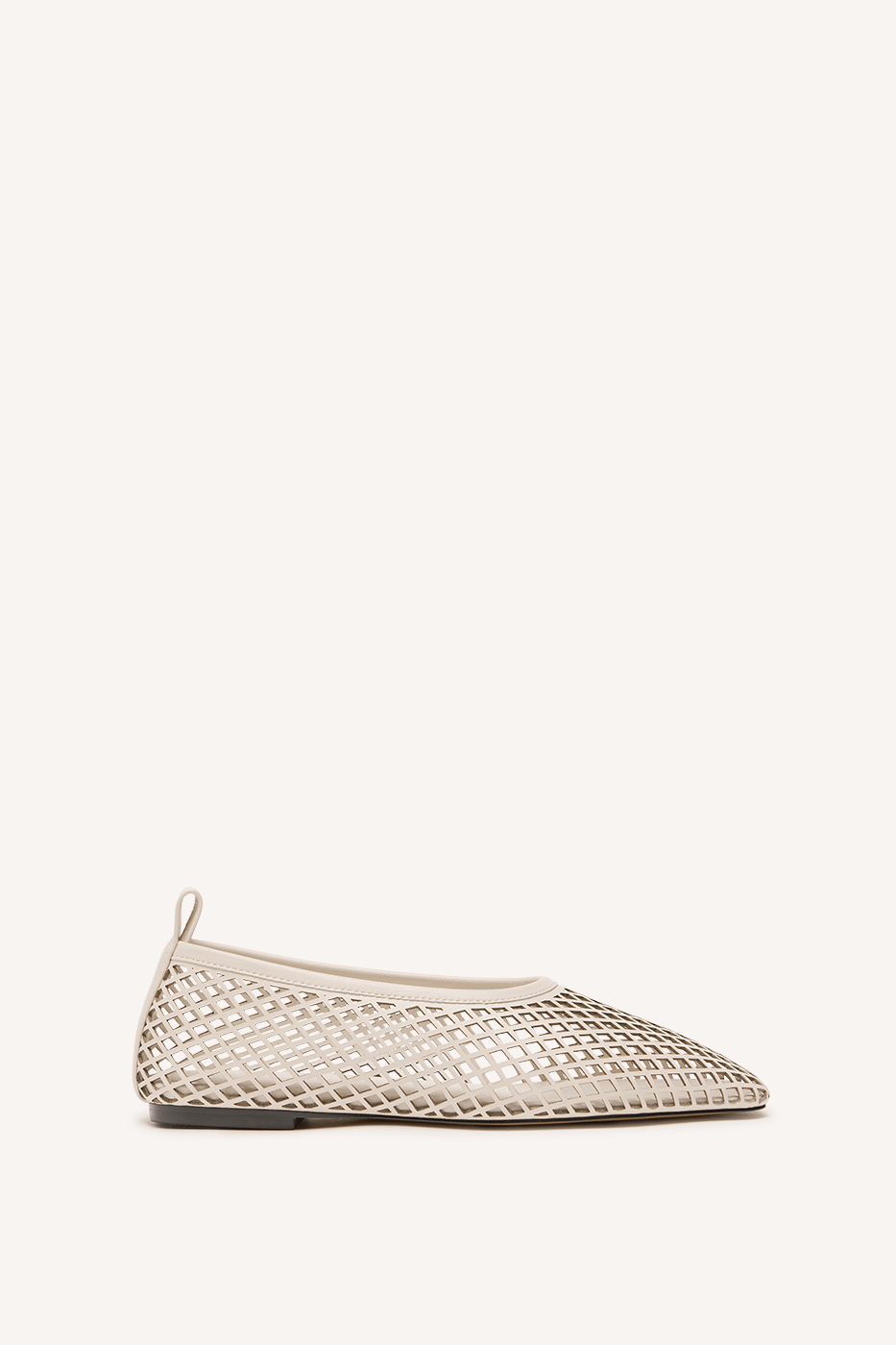 Lou Perforated Flat Crema